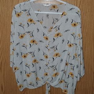 Womans flowy crop top